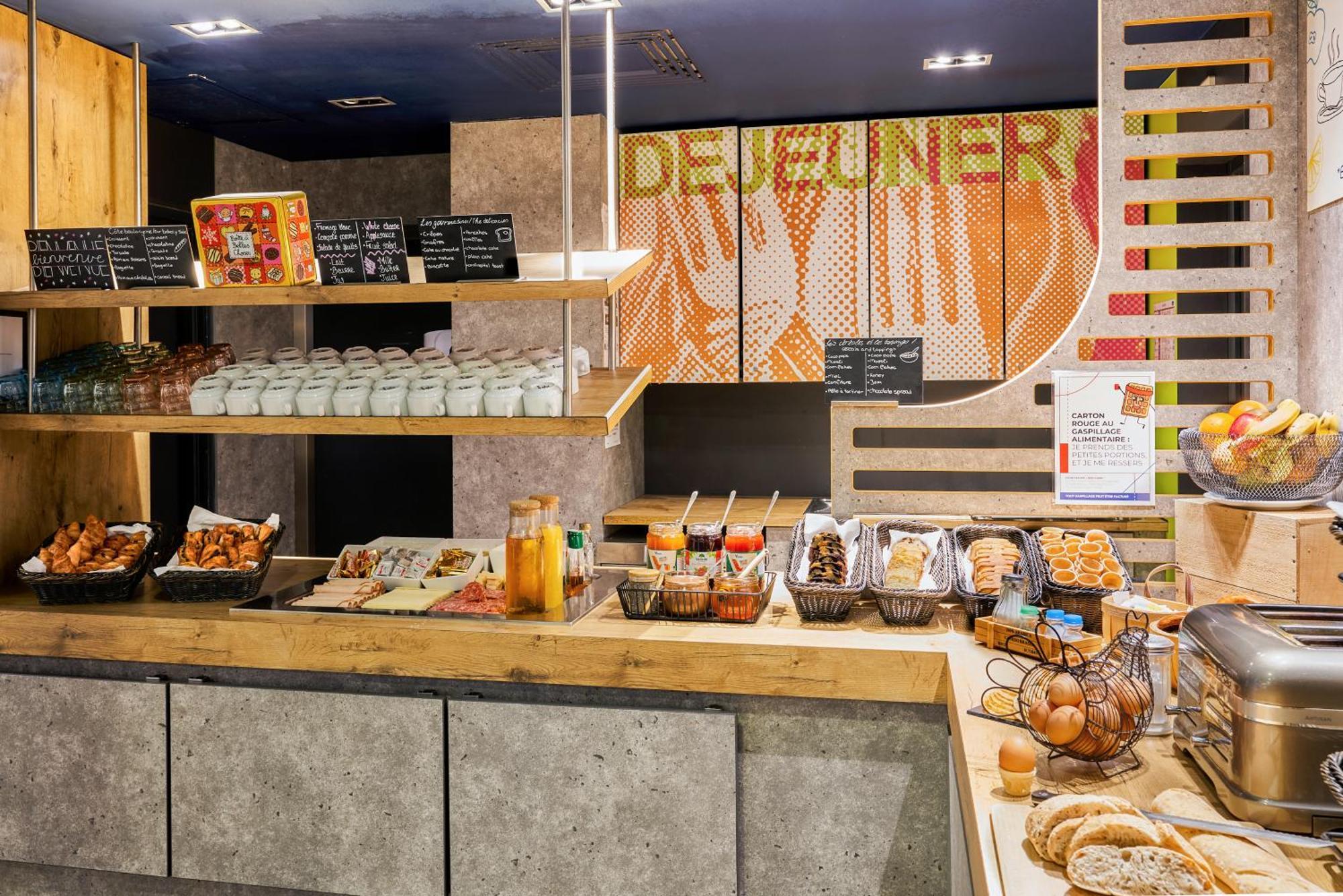 Ibis Budget Bordeaux Centre - Gare Saint Jean Екстер'єр фото