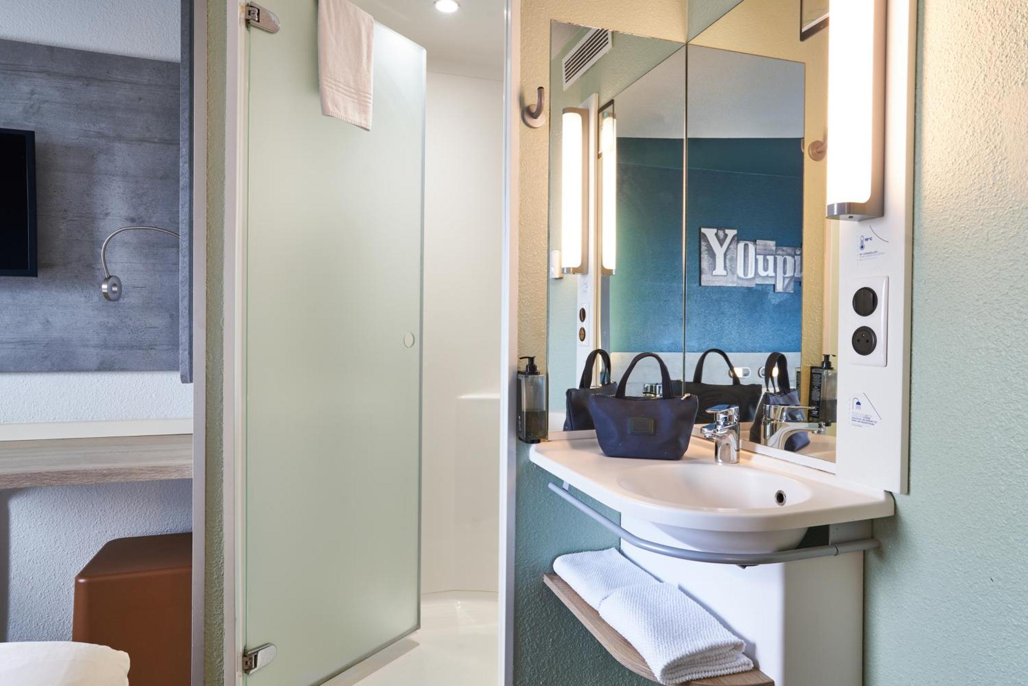 Ibis Budget Bordeaux Centre - Gare Saint Jean Екстер'єр фото