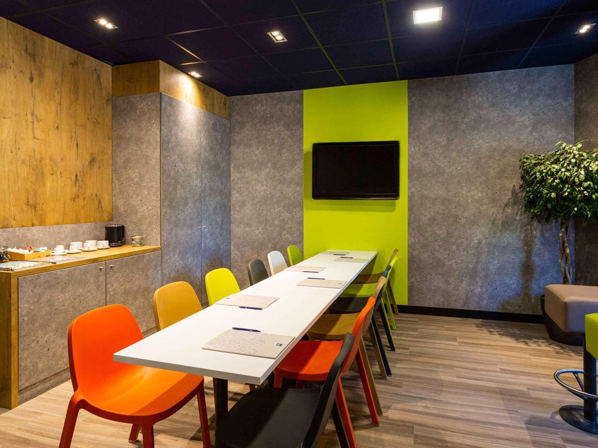 Ibis Budget Bordeaux Centre - Gare Saint Jean Екстер'єр фото
