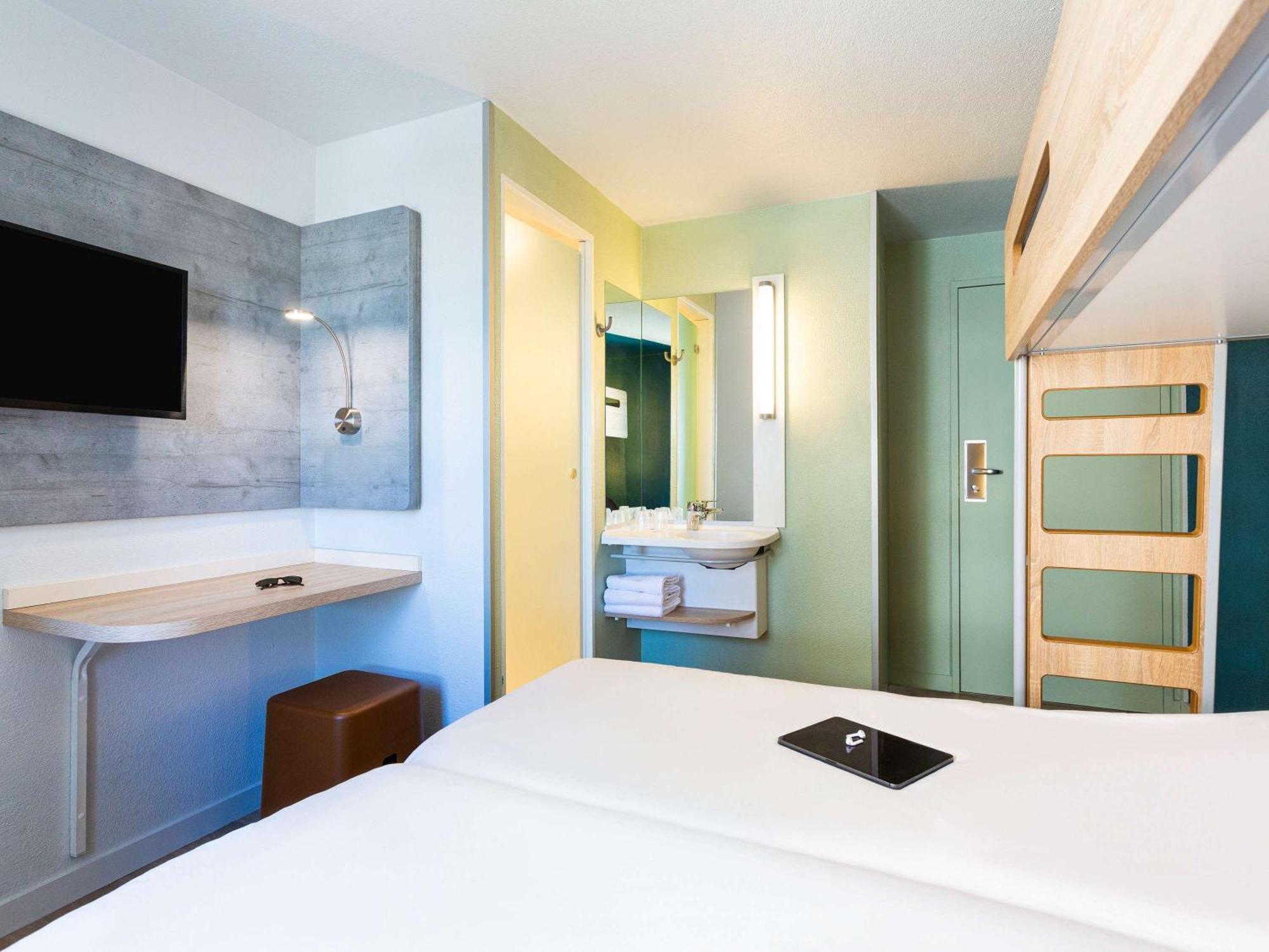 Ibis Budget Bordeaux Centre - Gare Saint Jean Екстер'єр фото